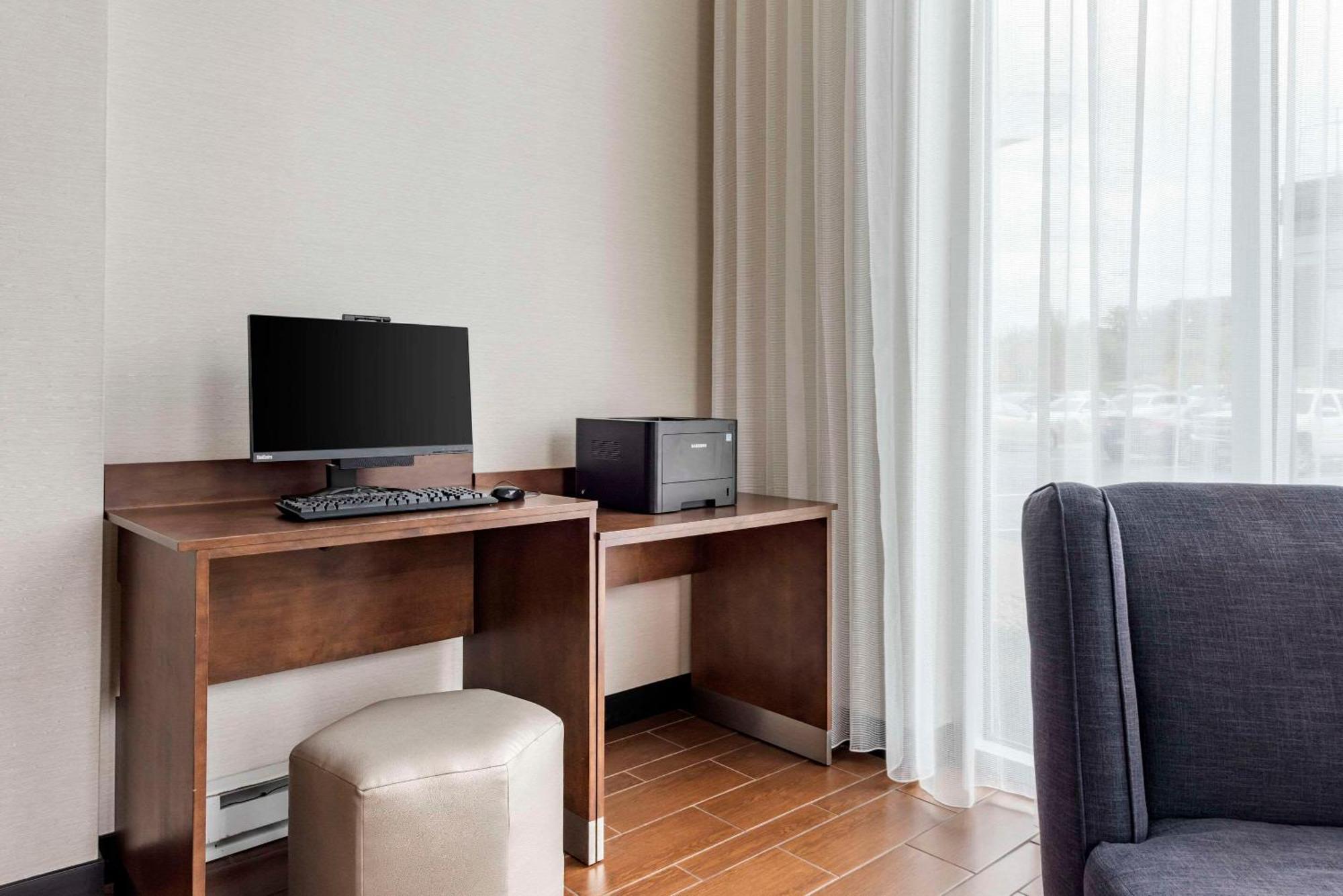 Cambria Hotel Minneapolis Мейпъл Гроув Екстериор снимка