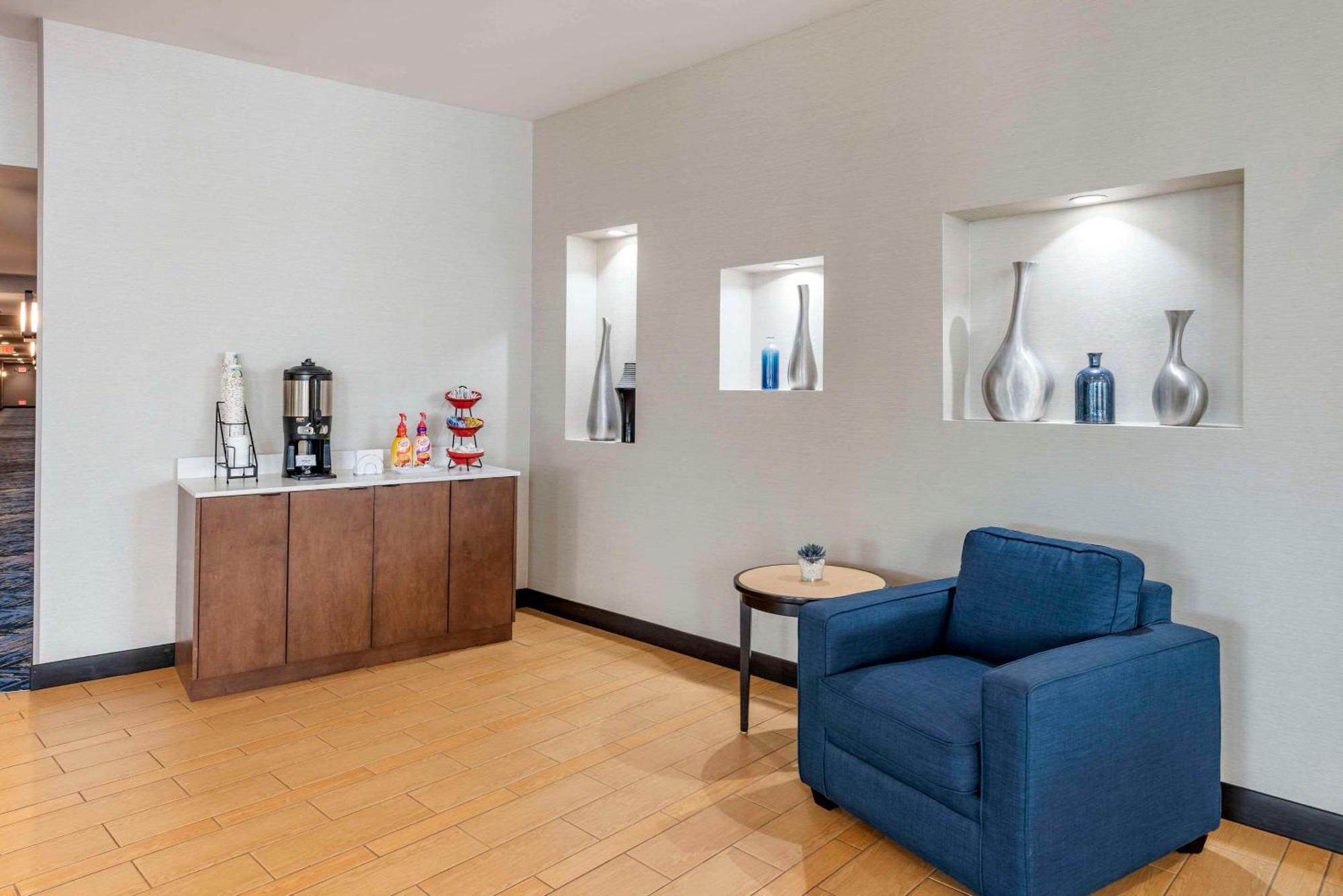 Cambria Hotel Minneapolis Мейпъл Гроув Екстериор снимка