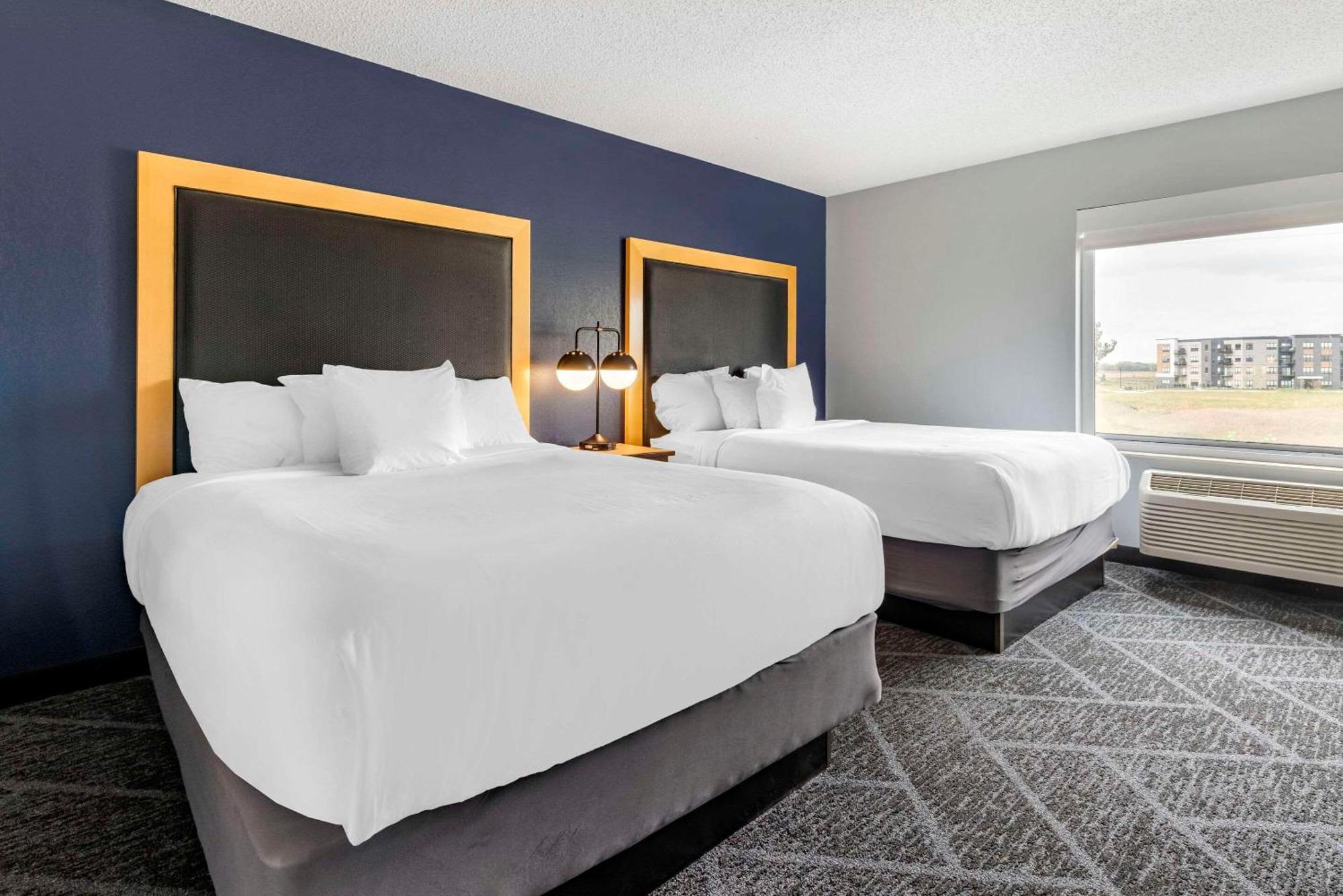 Cambria Hotel Minneapolis Мейпъл Гроув Екстериор снимка